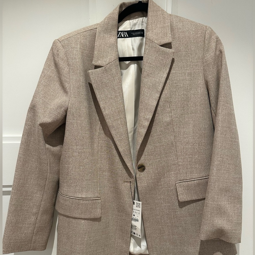 Zara women’s beige blazer